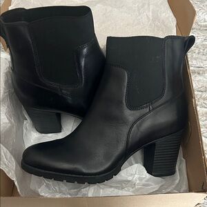 Clarks Elegant Black Ankle Boots
